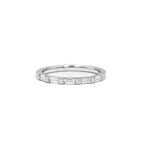 14kw .30ctw Baguette & .10ctw Round Alternating Diamond Band